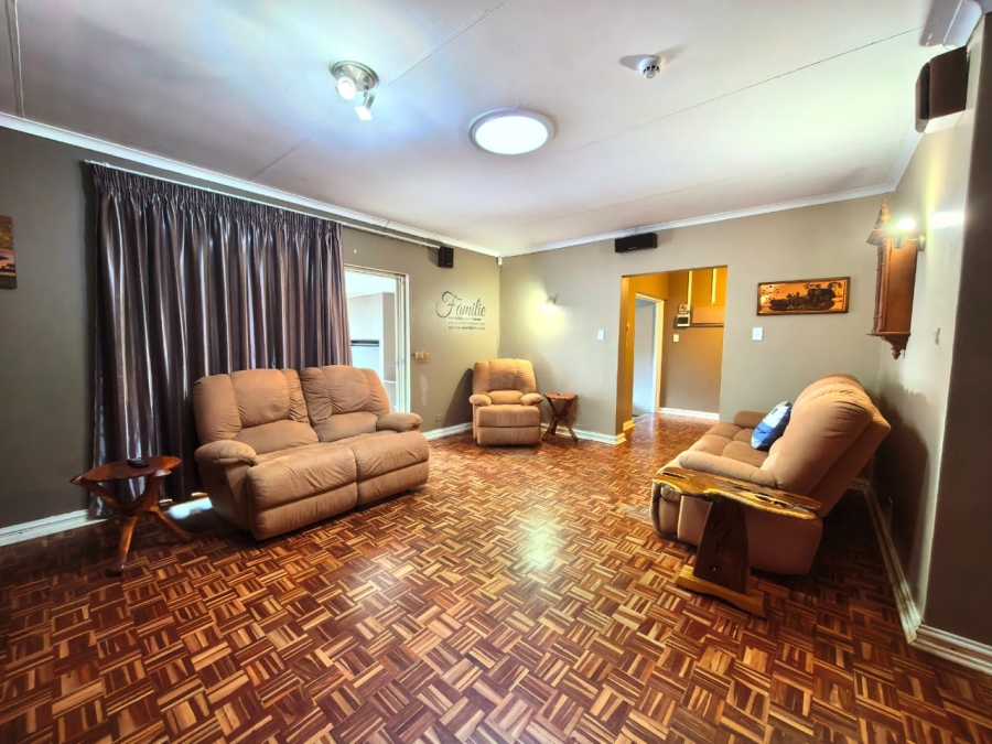 5 Bedroom Property for Sale in Vaalpark Free State